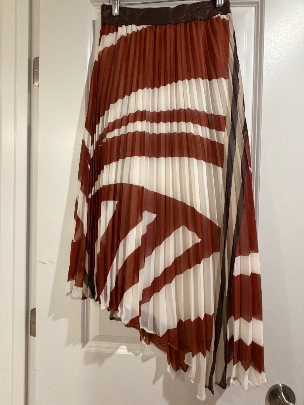 NWOT - DKNY Brown & White Geometric Pleated Asymmetrical Midi Skirt - XS
